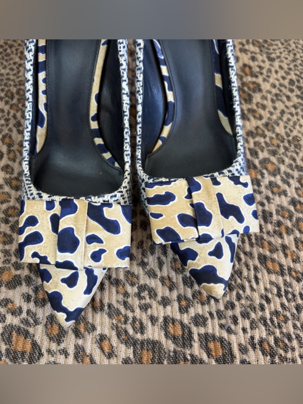 Tory Burch Cleo Tweed Pumps featuring silk bow heels in a navy blue - Picture 11 of 12